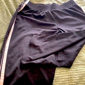 Champion pull on capris L